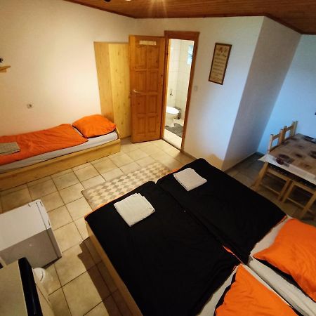 Suello Feszek Apartman Lägenhet Tiszafüred Exteriör bild