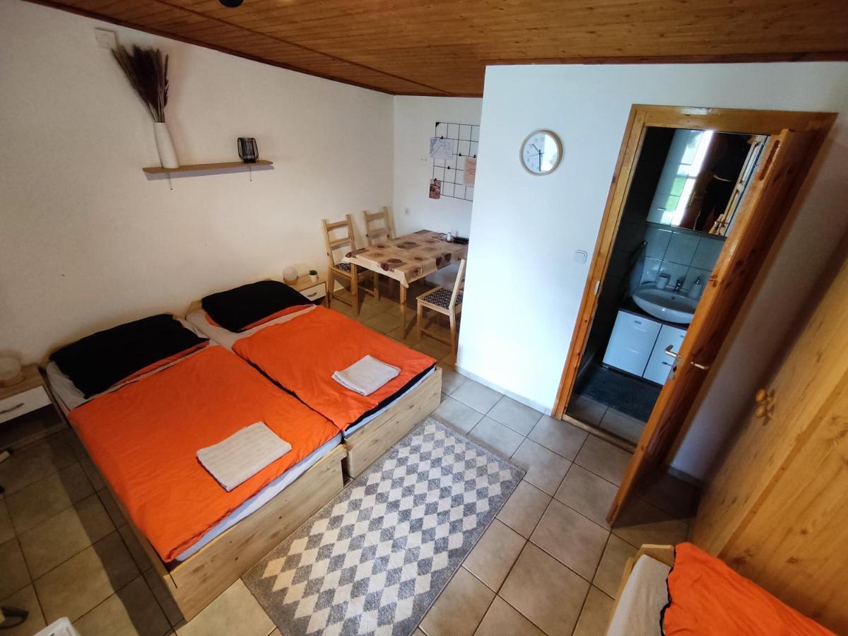 Suello Feszek Apartman Lägenhet Tiszafüred Exteriör bild