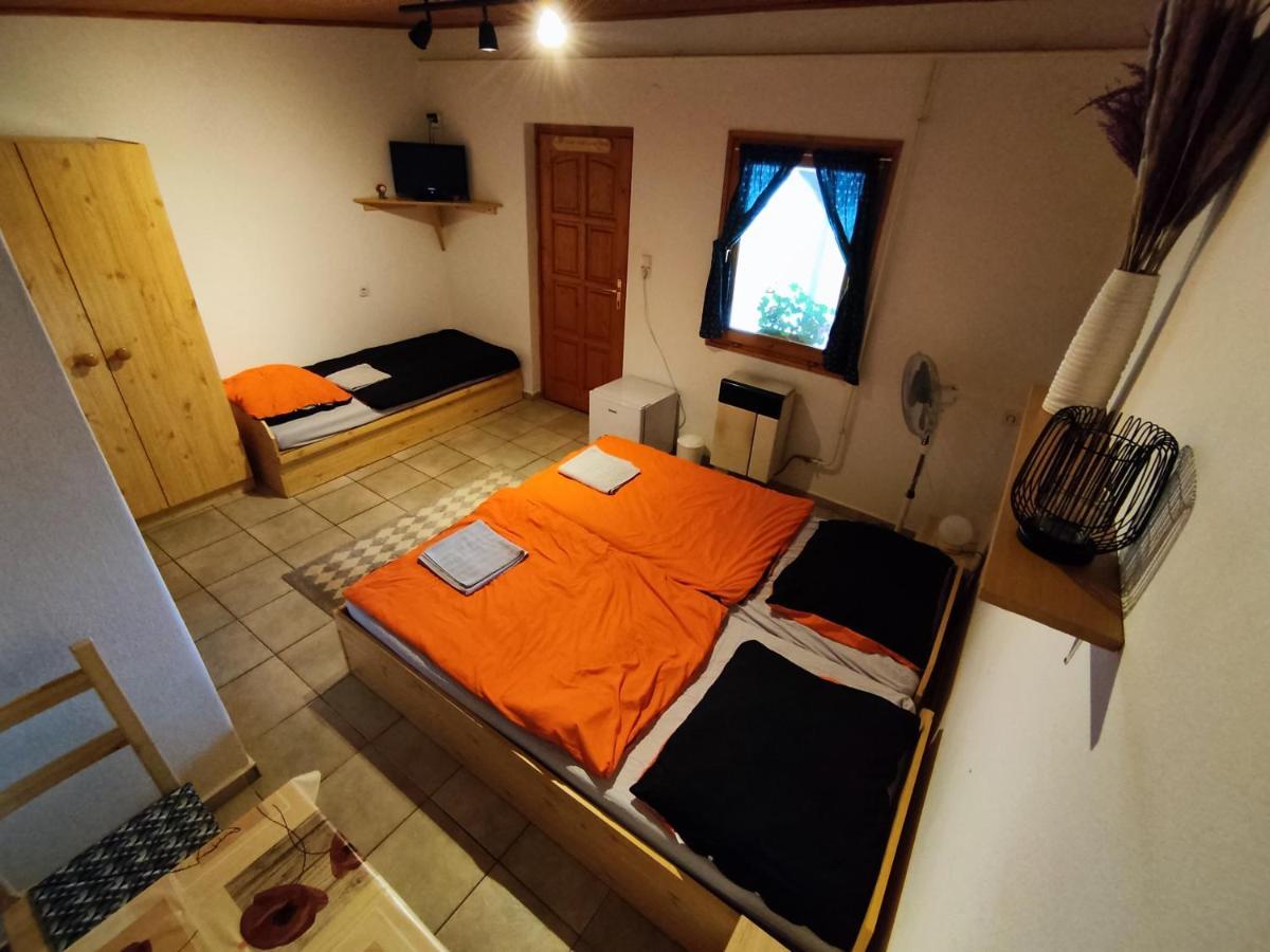 Suello Feszek Apartman Lägenhet Tiszafüred Exteriör bild